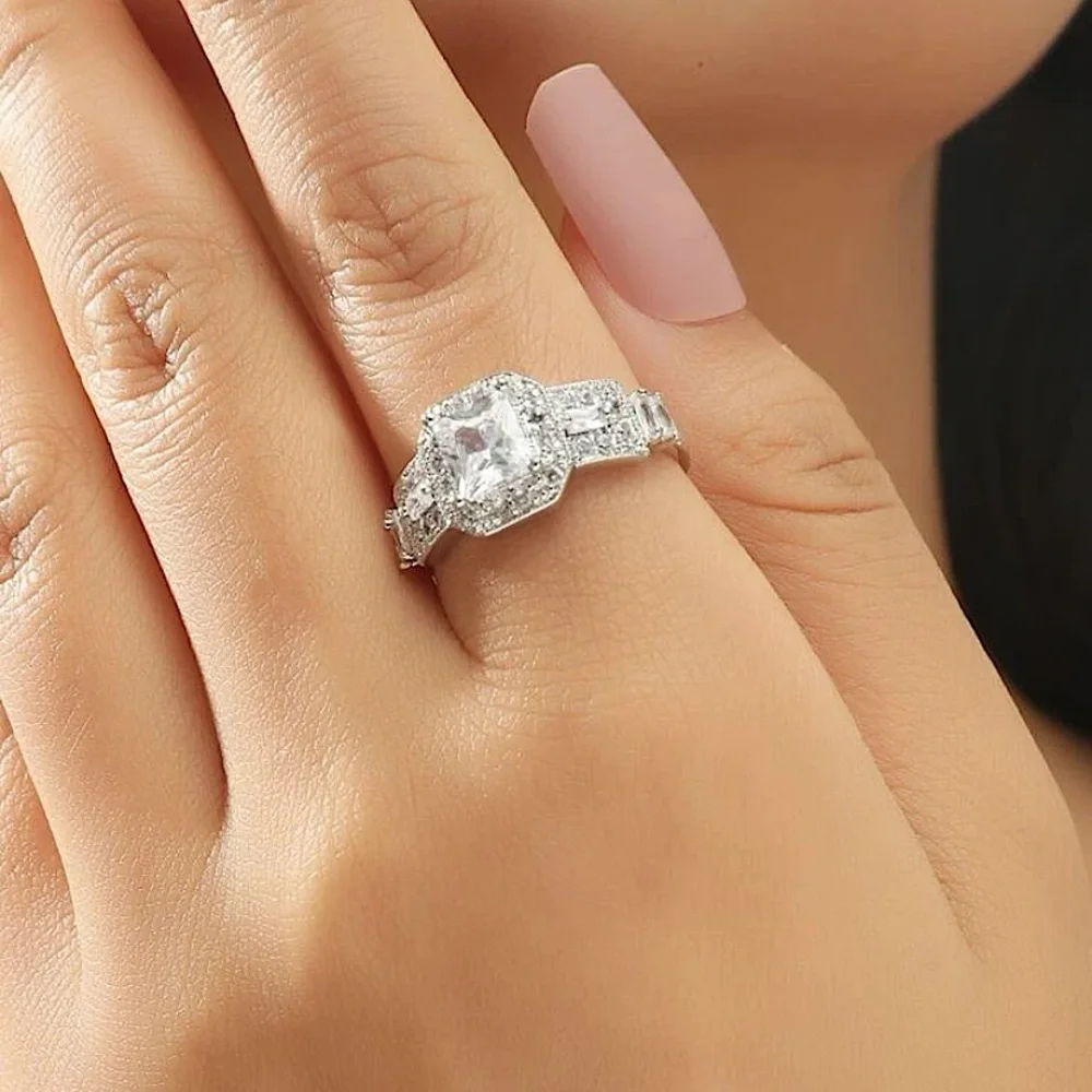 Gorgeous Zircon Geometric Ring - Picture 2 of 3